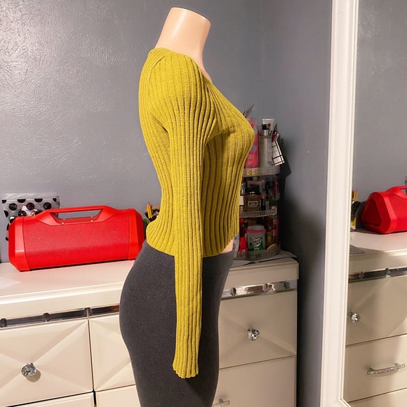 Forever21 V Neck Crop Olive Yellow Sweater - Picture 3 of 8